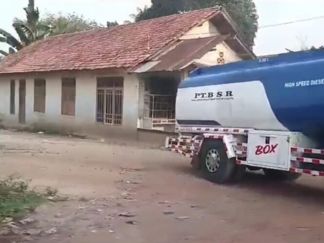 
					Diduga Mobil PT BSR Mengambil BBM Dari Gudang Minyak Ilegal Dan Menyalurkan BBM tersebut Ke PT SBHM, Komisi 7 DPR RI Harus Segera Mengambil Tindakan!!