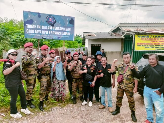 
					Kembali, Masyarakat Minta Pendampingan Kepada DPD GRIB Jaya Provinsi Jambi Terkait Sengketa Tanah Di Desa Kasang Kumpeh Muaro Jambi : Pelang Pengawasan Terpasang