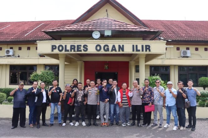 
					Kapolres Ogan Ilir Polda Sumsel AKBP Bagus Suryo Wibowo, S.I.K Terima Audiensi DPW PWDPI Prov.Sumsel