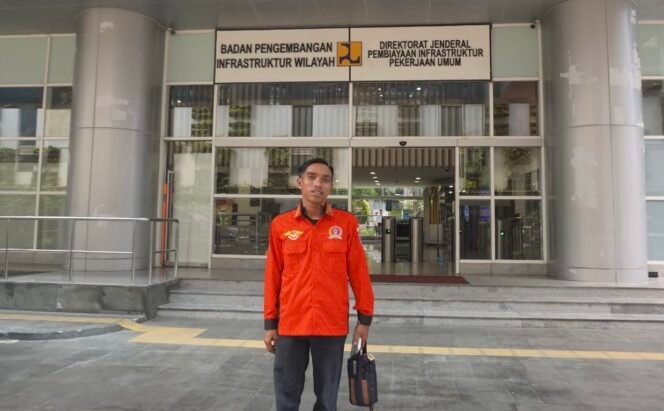 
					Bangunan Tanpa Amdal? Prof. Helmi, Rektor UNJA: Ratakan Dengan Tanah! PWDPI Jambi Dukung Penuh