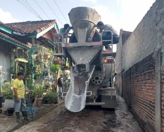 
					Peran Aktif dan Tanggap Kadus Gedung Dalom Bangun Lingkungan Agar Warganya Nyaman Dalam Beraktifitas