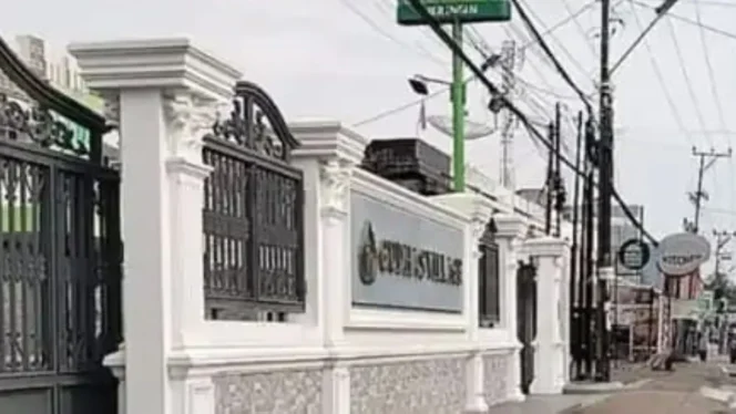 
					Aksi GBRK Memanas: Desak Wali Kota Jambi Bongkar Pagar Restoran Gudhas, Beri Ultimatum Seminggu