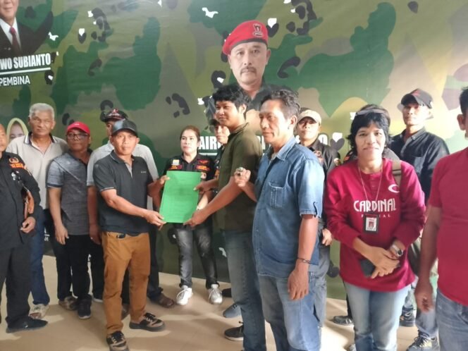 
					Serah Terima Mandat di DPD GRIB Jaya Jambi, Ahmad Junaidi Resmi Nahkodai DPC Sarolangun