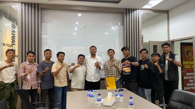 
					Skandal BBM Subsidi: AMPJ Kepung Polda Jambi, Tuntut Pemilik dan Manager SPBU 24.373.50 Diproses Hukum