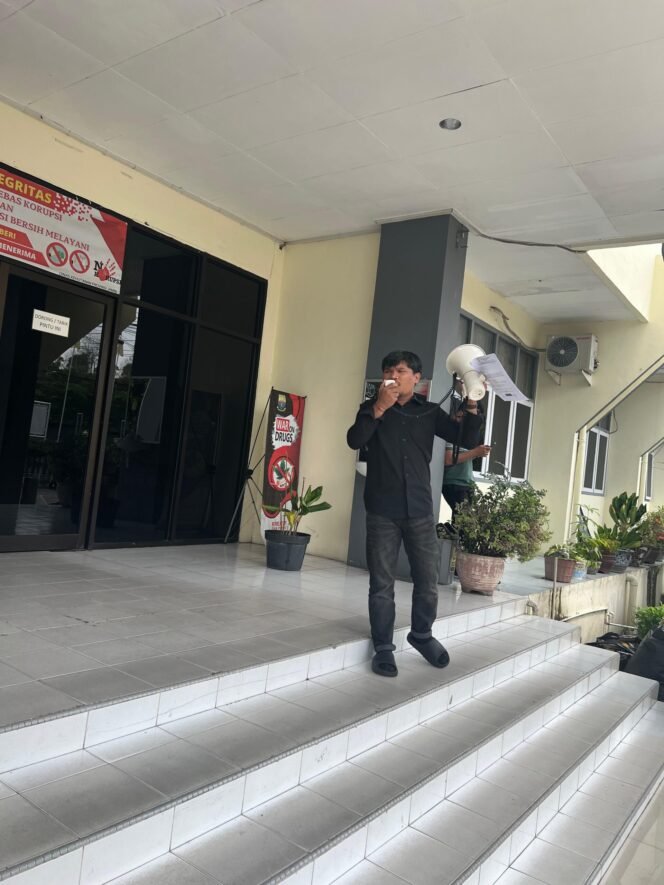 
					Menjadi Rektor sejak 2020, Wiranto B Manalu: Prof. Sufmi Dasco Ahmad Kebal Etik