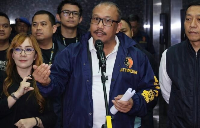 
					Polisi Gerebek Markas Judi Online di Hayam Wuruk Jakarta Barat, 321 WNA Diamankan