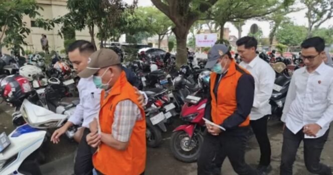 
					Mantan Kadisdik Jambi dan Dua Tersangka Lain Ditahan, Kasus Korupsi DAK Rugikan Negara Rp21,8 Miliar