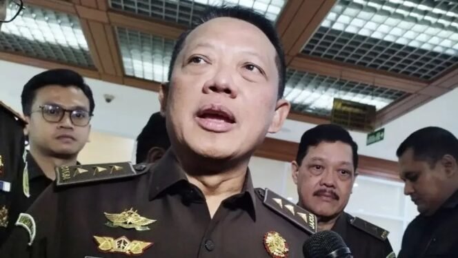 
					Kenapa Rumah Jampidsus Febrie Adriansyah Digeledah Polisi? Ini Profil, Karier, dan Sorotan Harta Kekayaannya