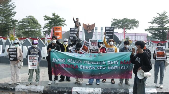 
					Warga Terpapar Asap, 1.965 Titik Panas Terdeteksi: Karhutla Jambi Jadi Alarm Krisis Ekologis