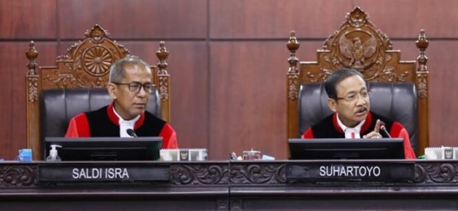 
					Pensiun Seumur Hidup DPR: Hak Konstitusional atau Keistimewaan Pejabat?